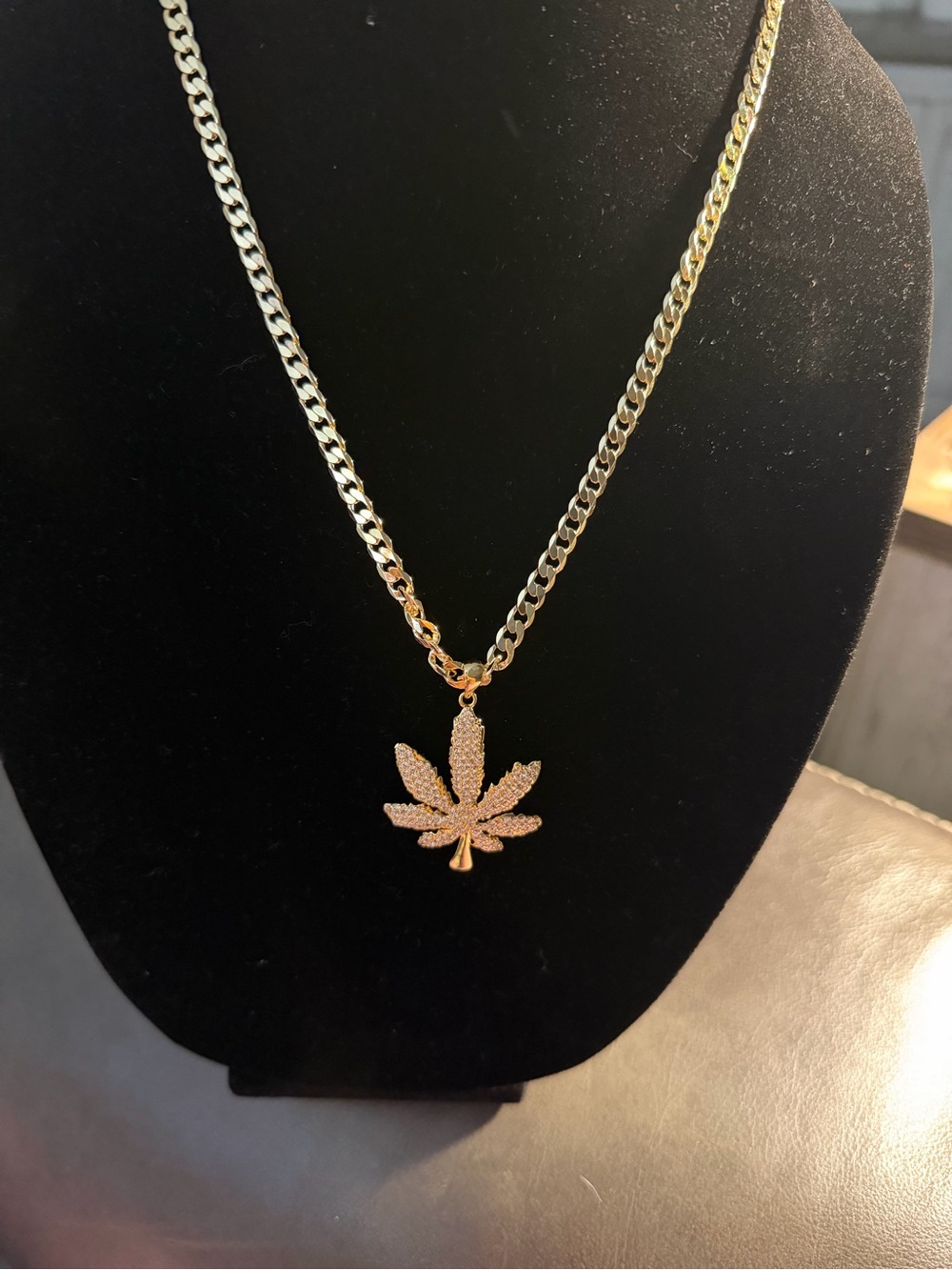 Gold Leaf Pendant Chain Necklace - Women Jewelry 14k GOLD FILLED